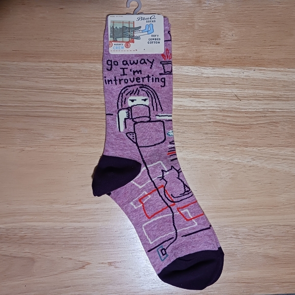 Blue Q Socks Go Away I'm Introverting Women's Crew Neck Shoe Size 5 - 10 - Picture 1 of 6